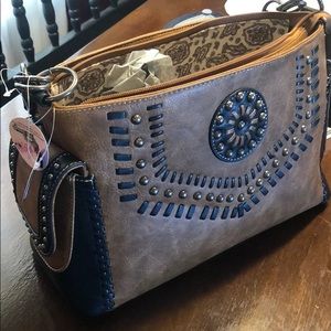 Blazin Roxx concealed weapon Purse & wallet!